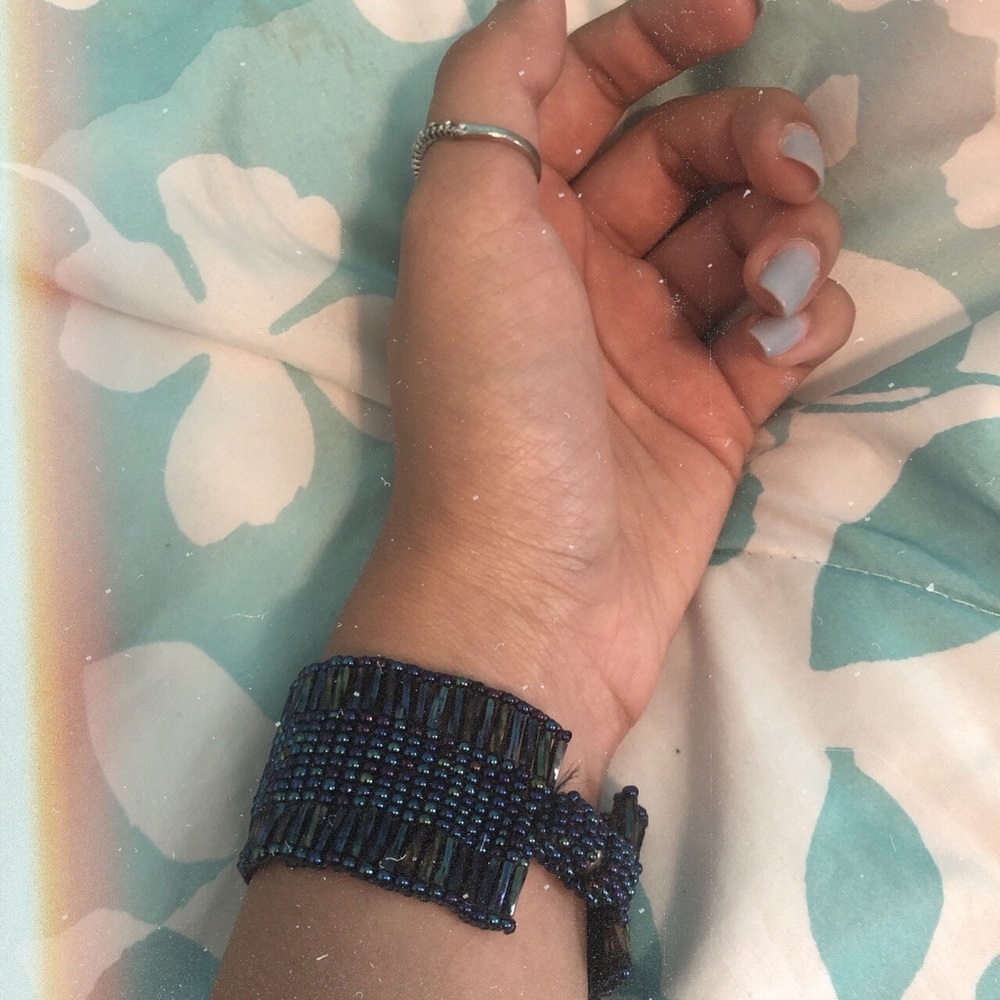 Magnetic beaded bracelet